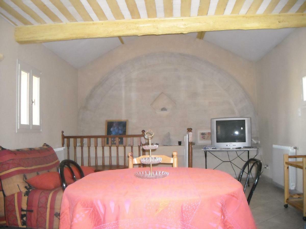 카르팡트라 Maison De Ville Aux Couleurs Provencales. 빌라 외부 사진