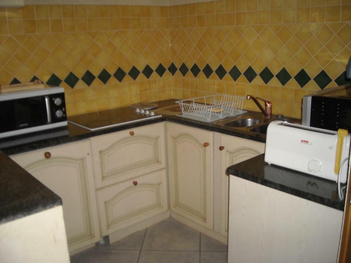카르팡트라 Maison De Ville Aux Couleurs Provencales. 빌라 외부 사진
